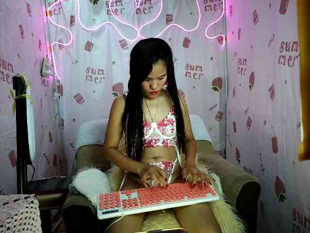 LovelyQueen webcam