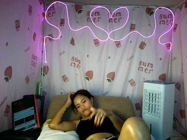 LovelyQueen webcam