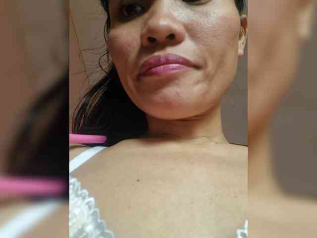 Pinayscarlett_69's live stream