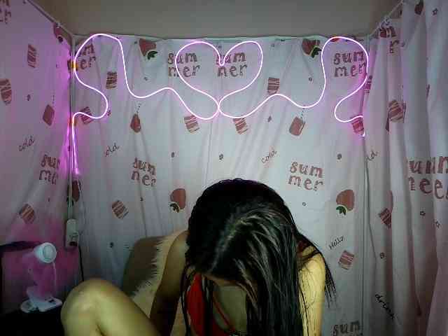 LovelyQueen webcam