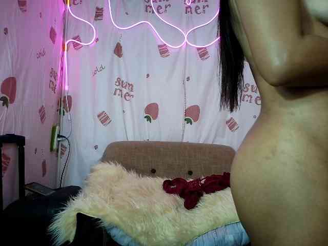 LovelyQueen webcam