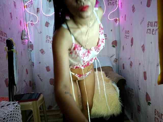 LovelyQueen webcam