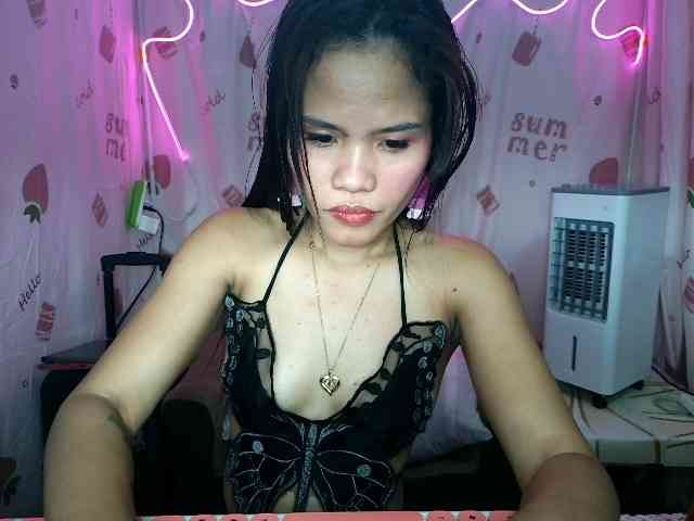 LovelyQueen webcam