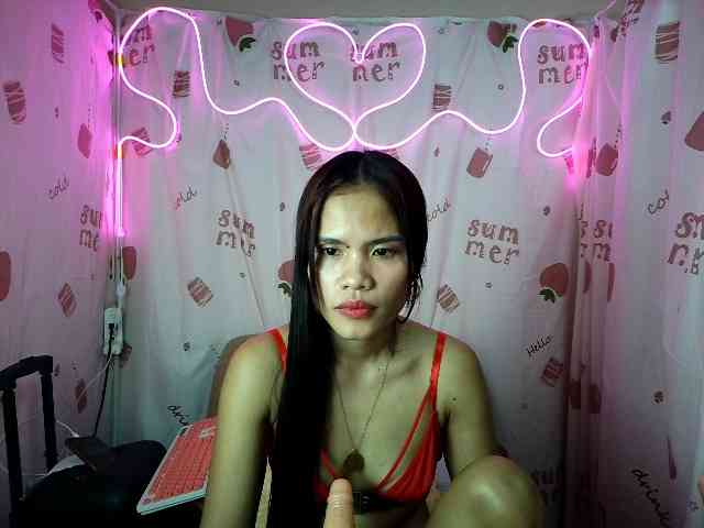 LovelyQueen webcam