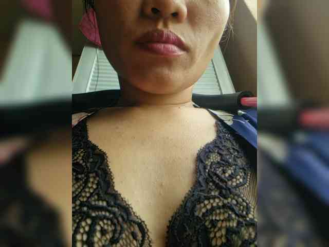 BbHoneyBee_69 webcam
