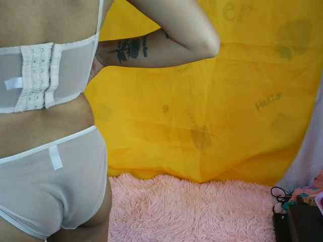 SweetScarlett_69 webcam