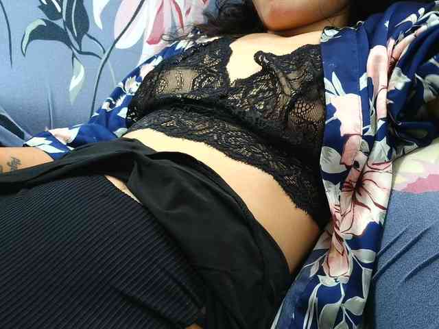 BbHoneyBee_69 webcam
