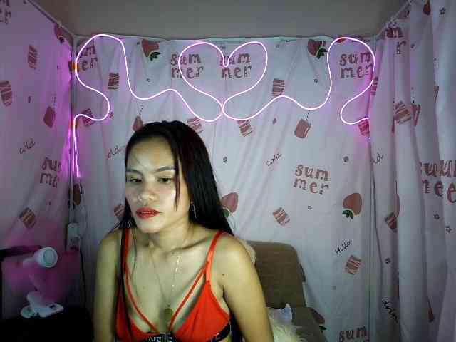 LovelyQueen webcam