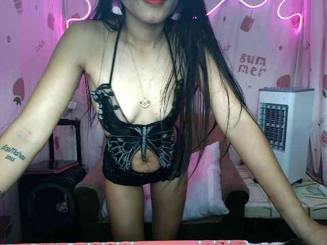 LovelyQueen webcam