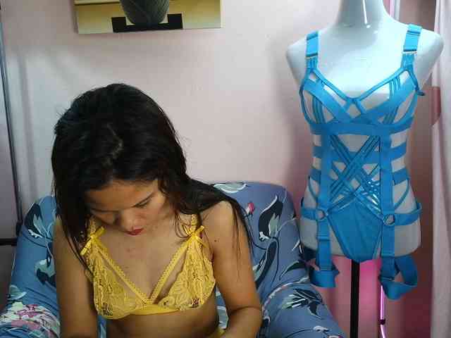 BbHoneyBee_69 webcam