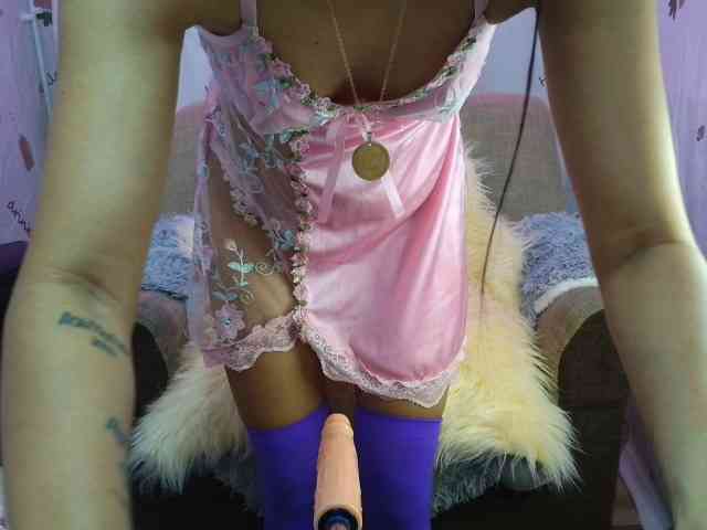 LovelyQueen webcam