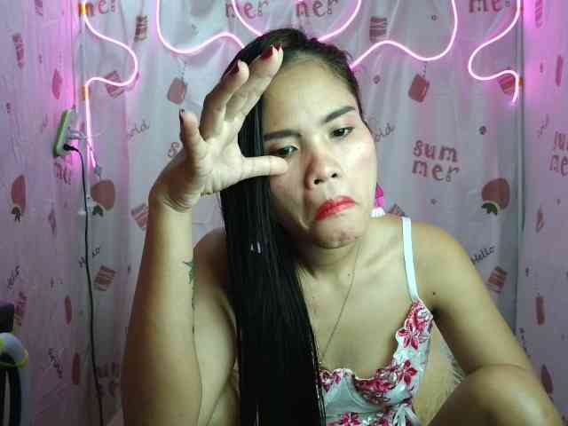 LovelyQueen webcam