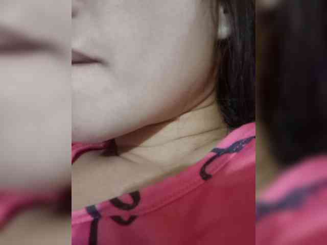 BbHoneyBee_69 webcam
