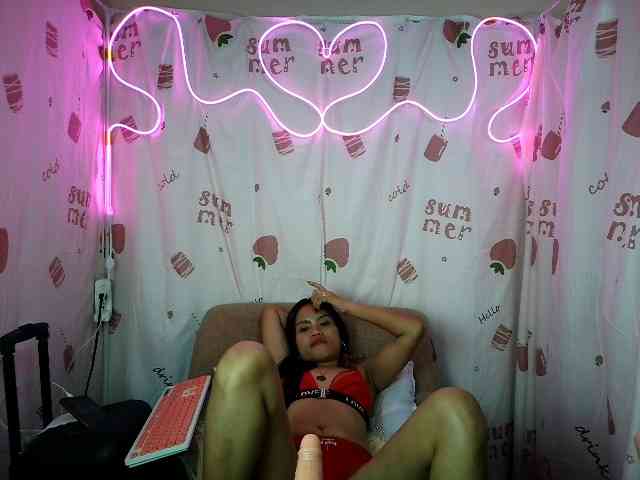 LovelyQueen webcam