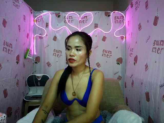 LovelyQueen webcam