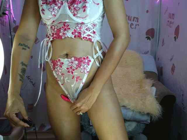 LovelyQueen webcam
