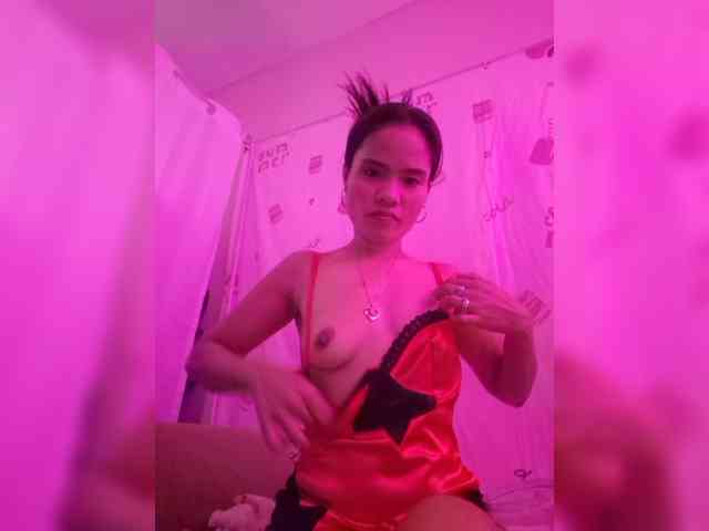 LovelyQueen webcam