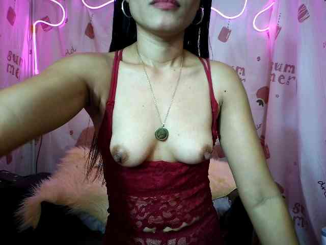 LovelyQueen webcam