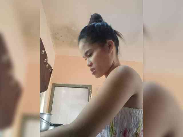 SweetScarlett_69 webcam