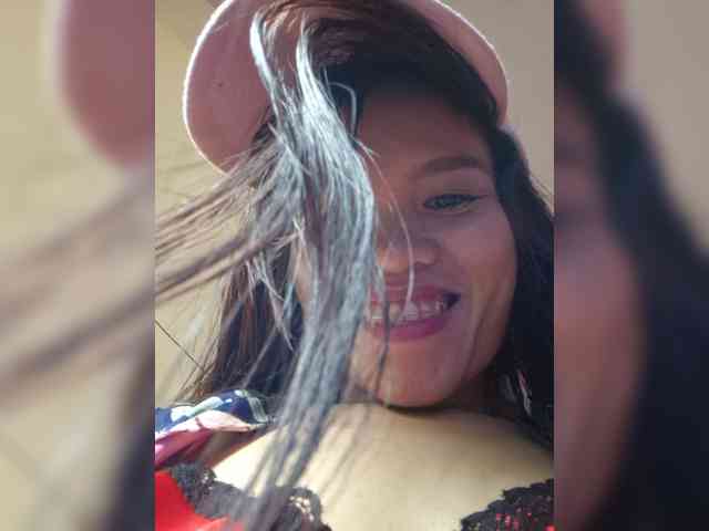 BbHoneyBee_69 webcam