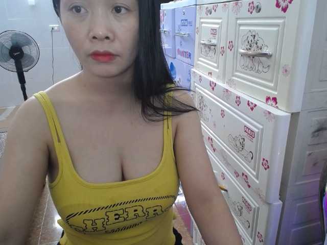 Hana112 live cam on BongaCams
