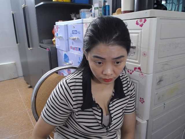 Hana112 live cam on BongaCams