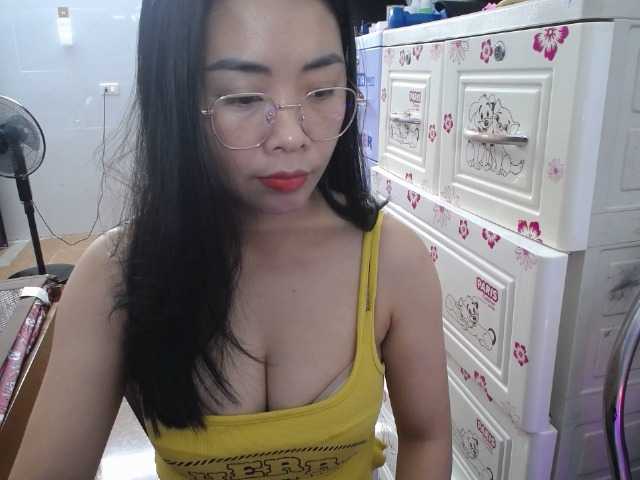 Hana112 live cam on BongaCams