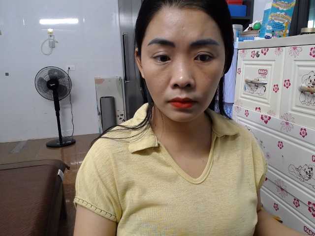 Hana112 live cam on BongaCams