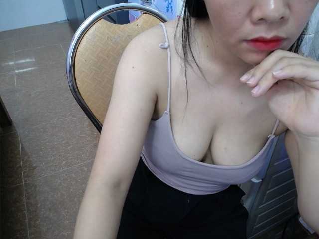 Hana112 live cam on BongaCams