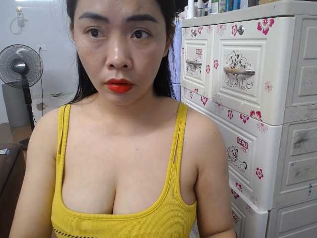 Hana112 live cam on BongaCams