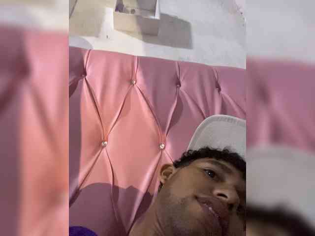Stickmendez Live Webcam on BongaCams