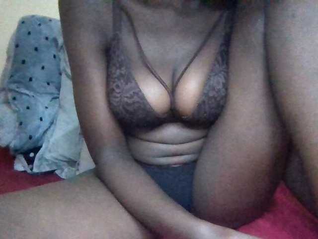 Cute-Selena2 live webcam show