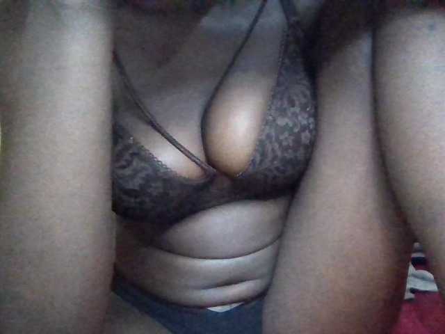 Cute-Selena2 live webcam show