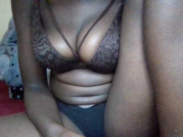 Cute-Selena2 live webcam show
