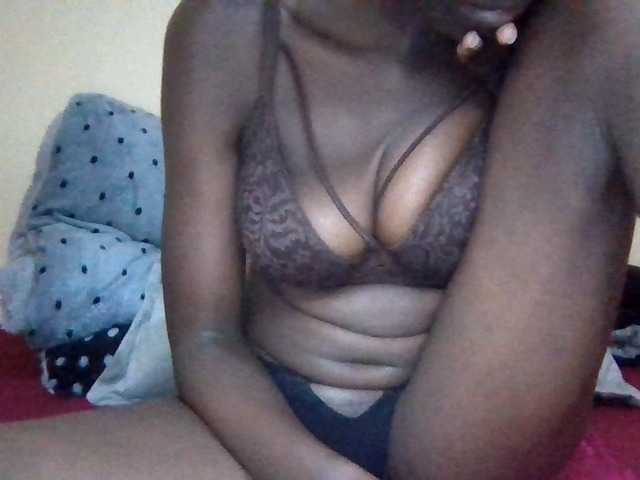 Cute-Selena2 live webcam show