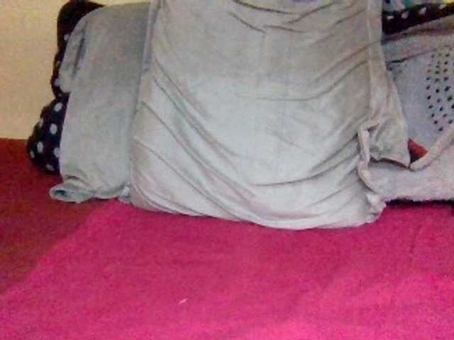 Cute-Selena2 live webcam show