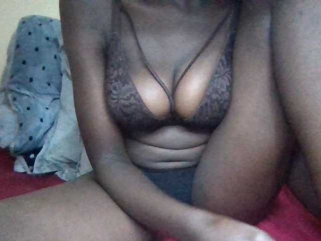 Cute-Selena2 live webcam show