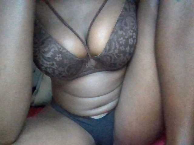 Cute-Selena2 live webcam show