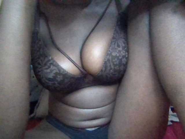 Cute-Selena2 live webcam show