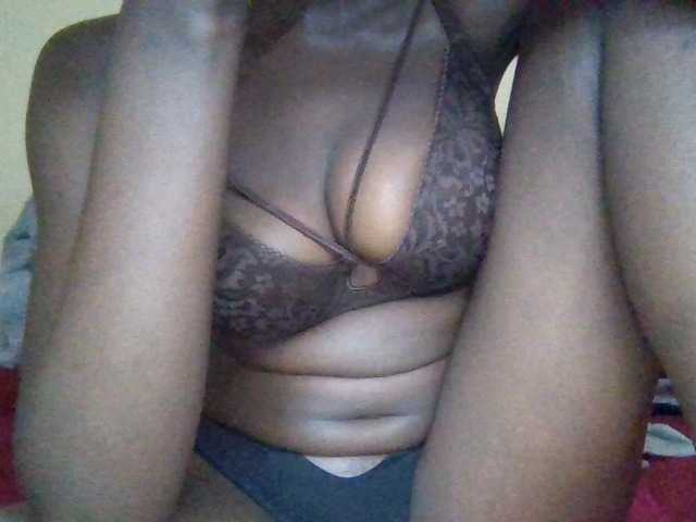 Cute-Selena2 live webcam show