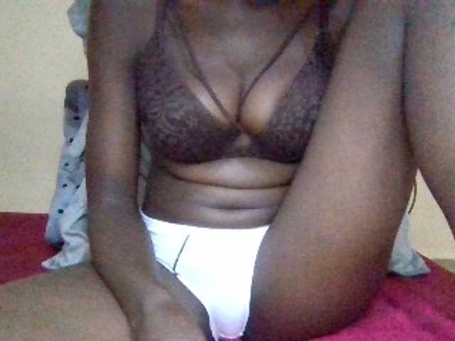 Cute-Selena2 live webcam show