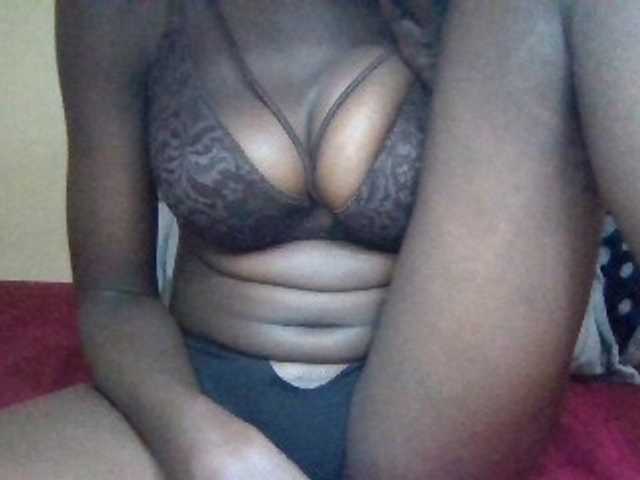 Cute-Selena2 live webcam show