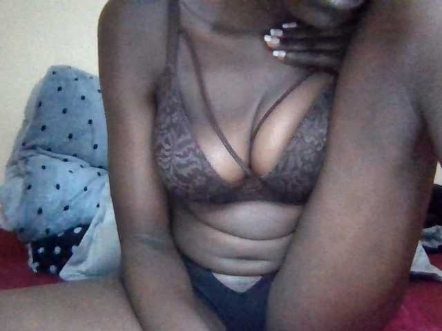 Cute-Selena2 live webcam show