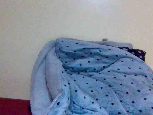 Cute-Selena2 webcam