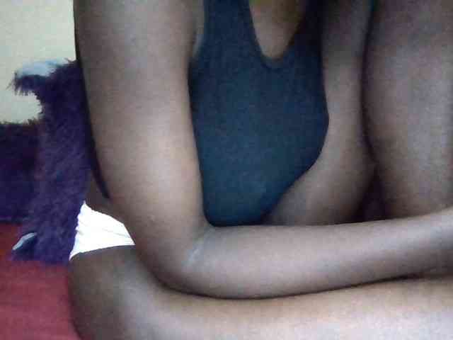 Cute-Selena2 webcam