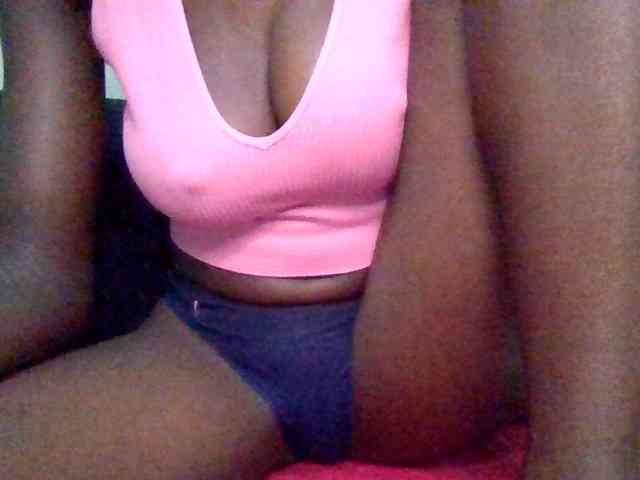 Cute-Selena2 webcam