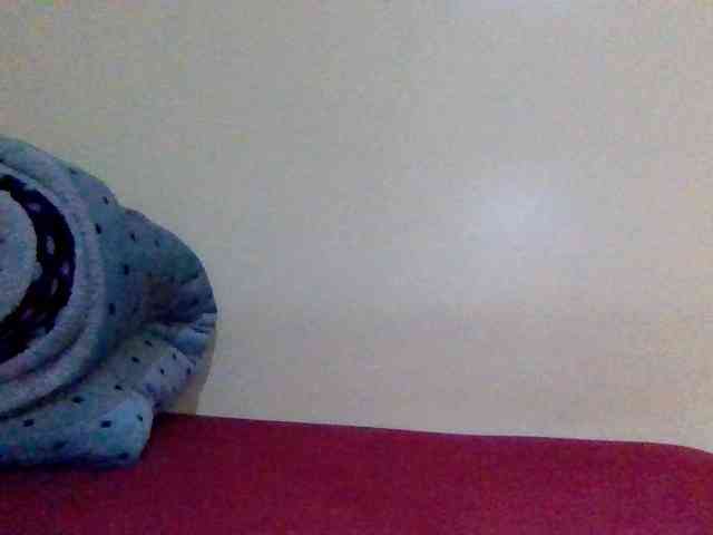 Cute-Selena2 webcam
