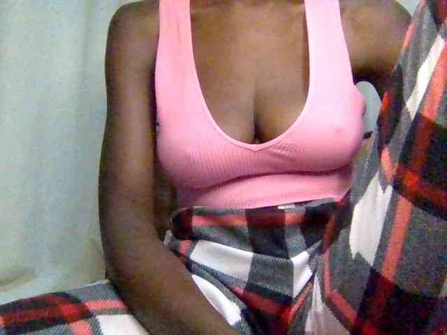 Cute-Selena2 webcam
