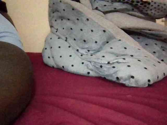 Cute-Selena2 webcam