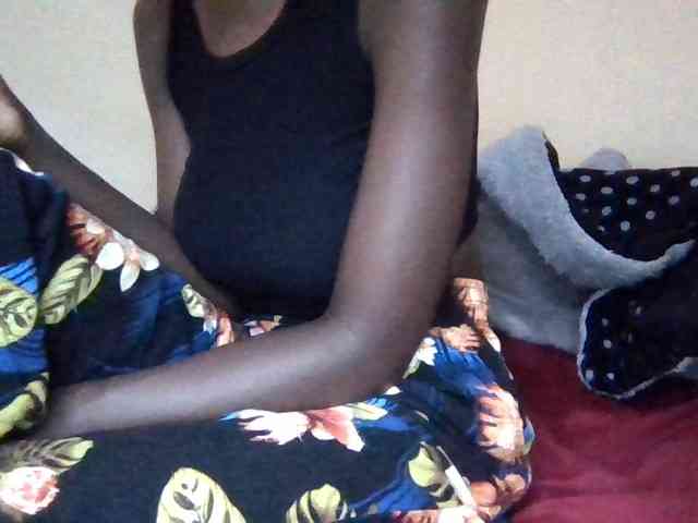 Cute-Selena2 webcam